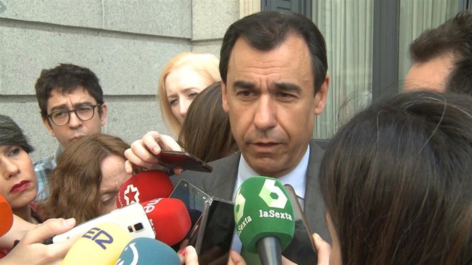 Maillo comparece a la salida del Congreso de los Diputados