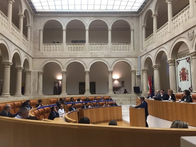 Pleno del Parlamento de La Rioja