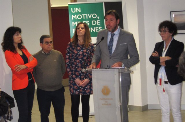 Óscar Puente, en la inauguración del Centro de Mayores. 3-5-2018