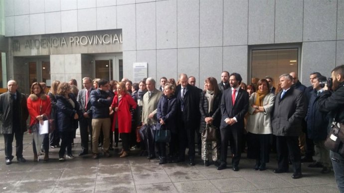 Concentración de jueces y fiscales en Oviedo