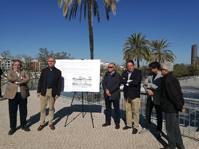 Presentación de obras en el Paseo Colón de Sevilla