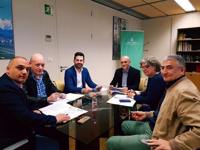 Reunión entre Junta y ayuntamientos para el trasbordo gratuito del metro