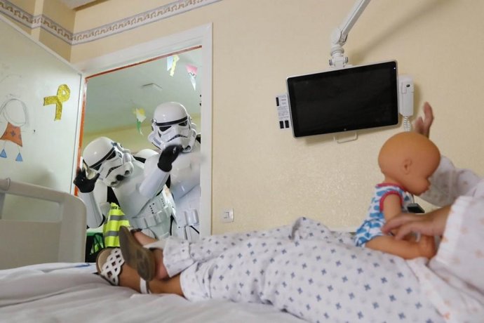 Visita de la 'Legión 501' a un hospital 3-05-2018