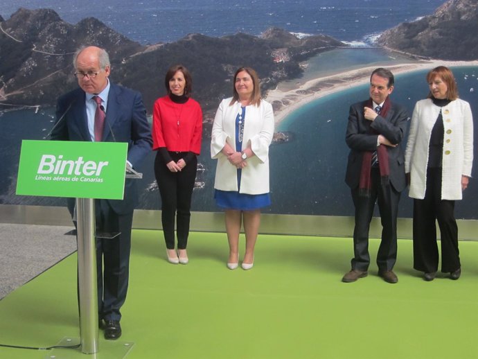 Inauguración de la ruta Vigo-Canarias, de Binter