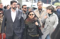 Sánchez Mato, Carmona, Galcerán y decenas de personas arropan a Rommy Arce en su declaración por el tuit de Lavapiés