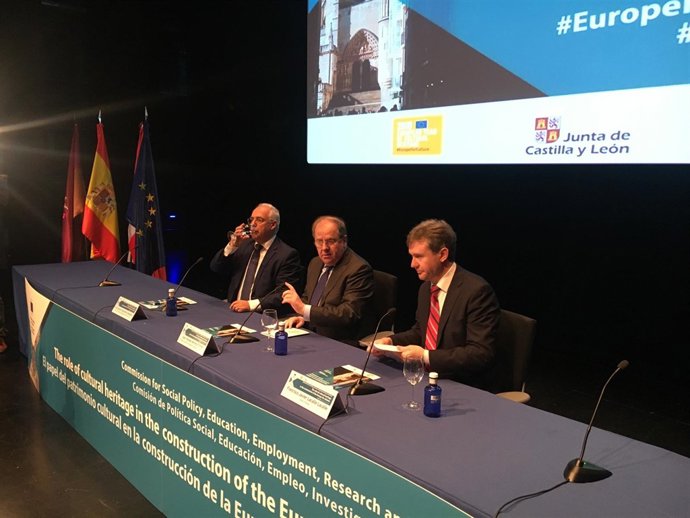 Imagen del acto con Herrera en Burgos, 4-5-18