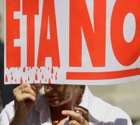 Costa valora "positivamente" la disolución de ETA y asegura que es el fin de un "periodo negro"