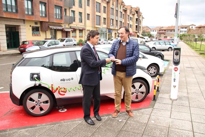 Punto de recarga eléctrica en Villaviciosa