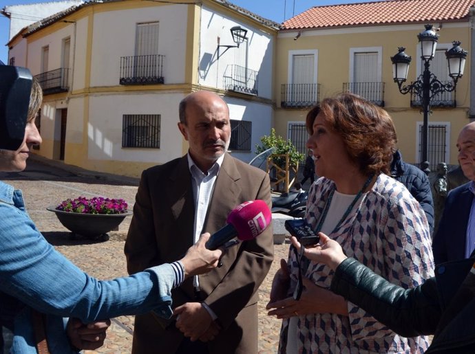 Franco atiende a los medios