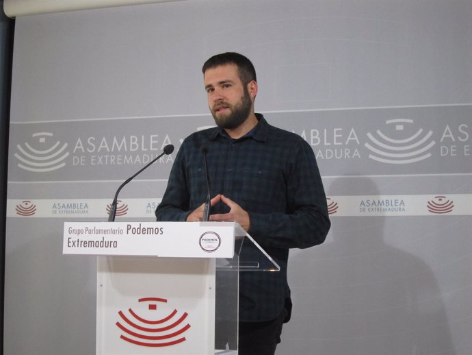 El diputado de Podemos en la Asamblea de Extremadura Daniel Hierro