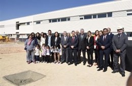 Page pone la primera piedra en un centro de Illescas