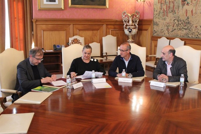 Convenio de la Diputación de Pontevedra con Fegama.