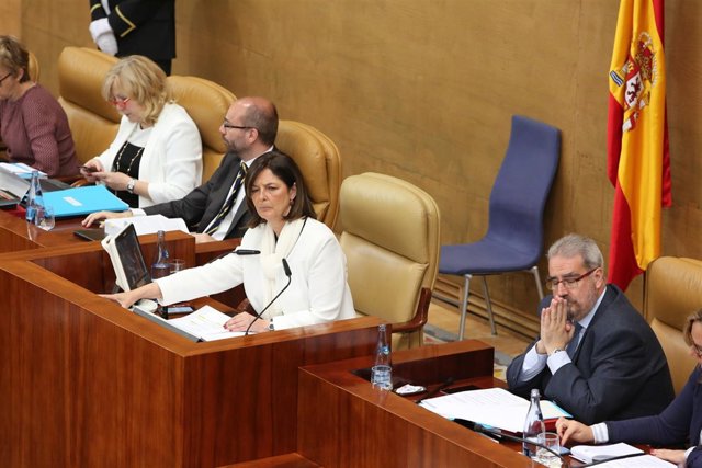 La presidenta de la Asamblea de Madrid, Paloma Adrados, durante un pleno