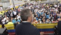 Iván Duque lidera la intención de voto para las presidenciales en Colombia, según el Centro Nacional de Consultoría