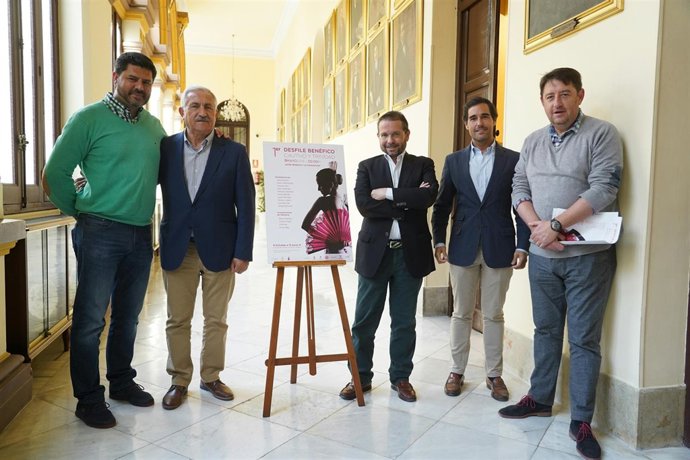 Presentación del desfile benéfico de la hermandad del Cautivo de Málaga 