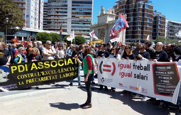 Protesta de profesores asociados 
