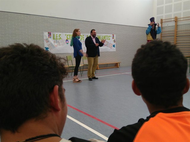 Alumnos en el Encuentro Intercentros de la Comunidad Gitana