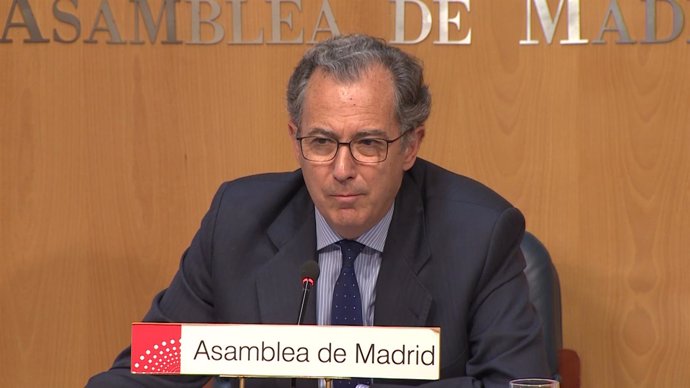 Enrique Ossorio, portavoz del PP en la Asamblea de Madrid, en rueda de prensa