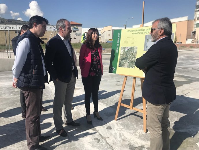 Algar visita las obras del punto limpio de Luque