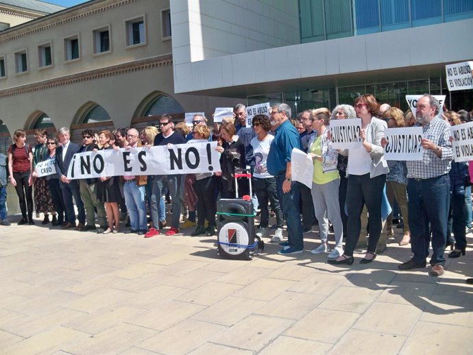 Concentración contra la sentencia de 'La Manada'.