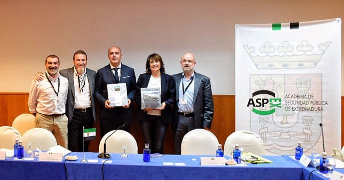 Representantes del Gobierno de Navarra en el encuentro en Cáceres.