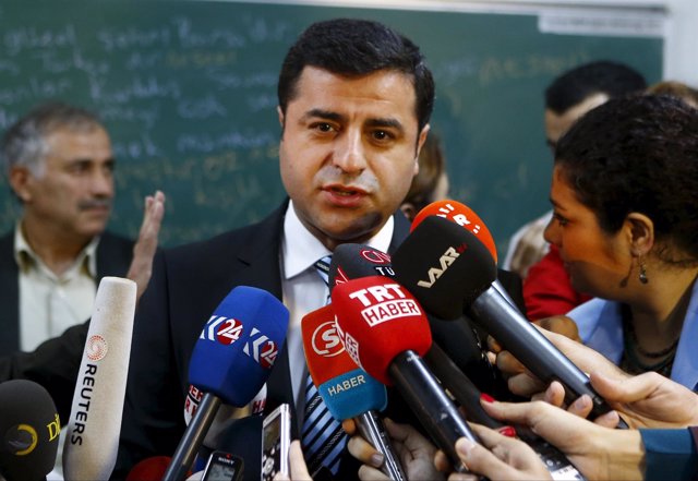 El candidato del HDP a la Presidencia de Turquía, Selahattin Demirtas