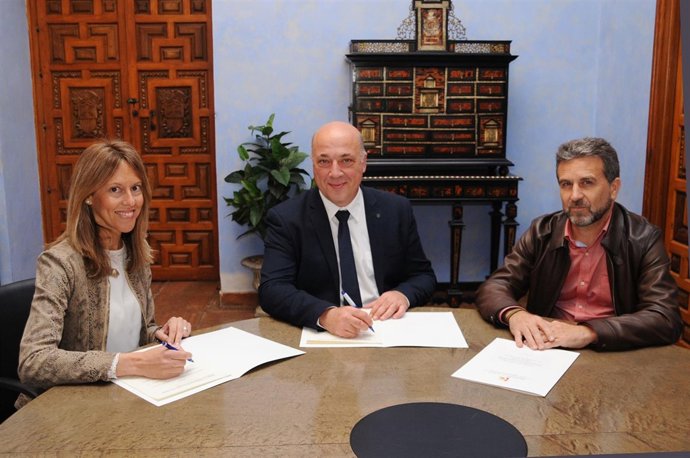 La Diputación y Vinavin renuevan su acuerdo de colaboración