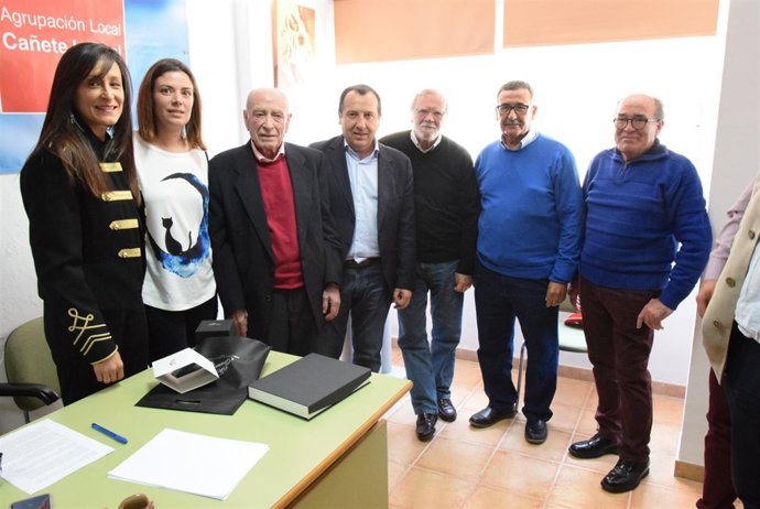 Cañete la real PSOE ruiz Espejo francisco solís homenaje alcade socialista 