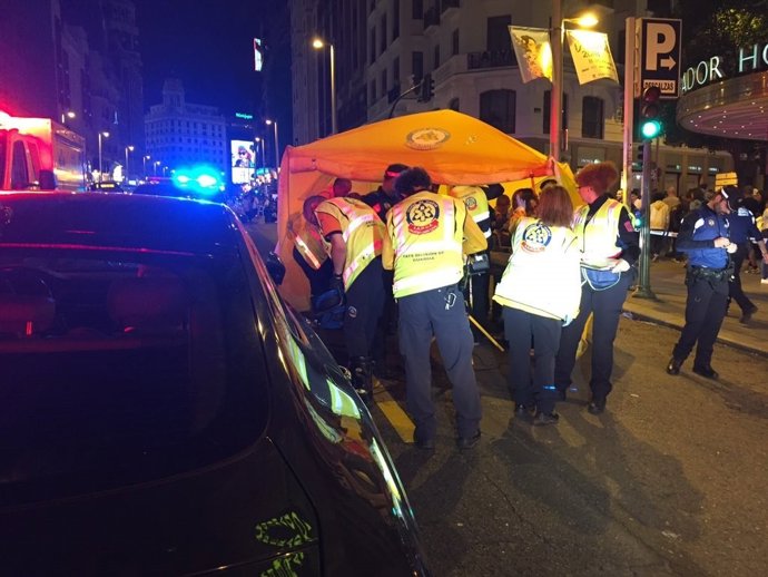 Atropellan a un hombre de 56 años en Gran Vía y lo trasladan al hospital