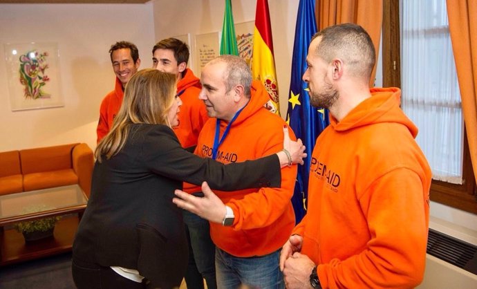 Susana Díaz reunida con  los bomberos sevillanos detenidos en Lesbos 