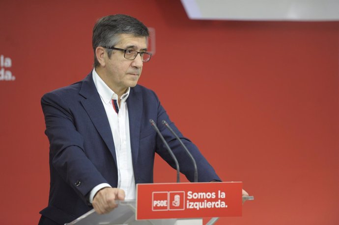 Rueda de prensa de Patxi López en la sede del PSOE