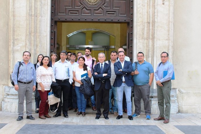 Foto de la visita a la sede de la CHS de una delegación de Hispanoamérica