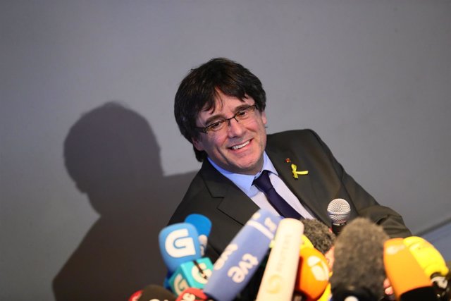 Carles Puigdemont da una rueda de prensa en Berlín