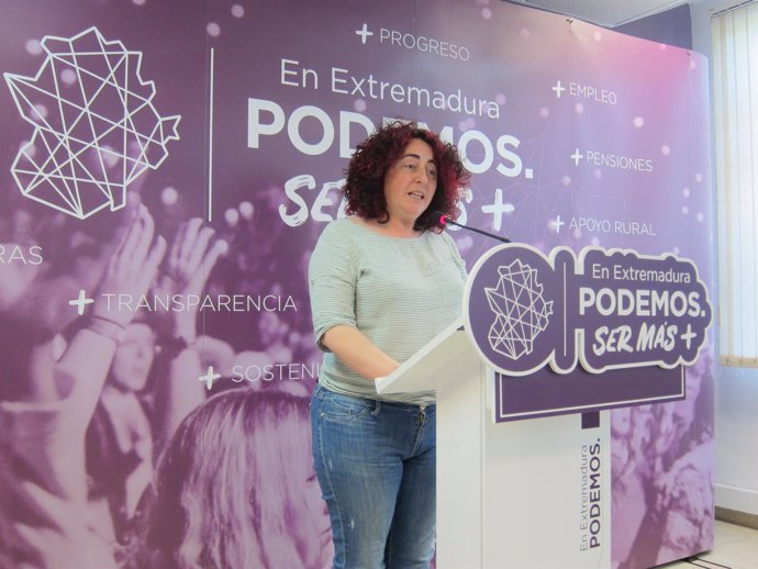 La secretaria de Participación de Podemos Extremadura, Clara Sayabera        