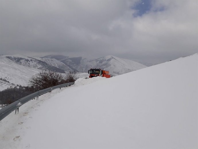 El puerto de Montenegro cerrado por nieve