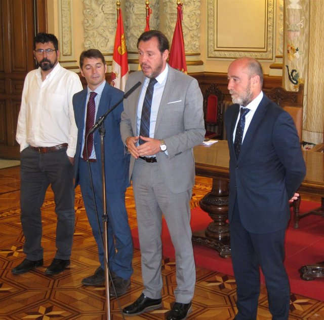 El alcalde de Valladolid, tras la reunión con los clubes de Rugby. 7-4-2018