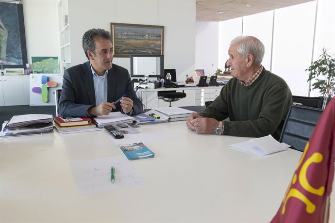 El consejero y el alcalde