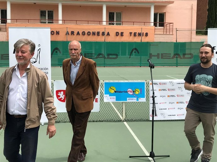 El alcalde y el pte de la Fed Aragonesa de Tenis, José Antonio Senz