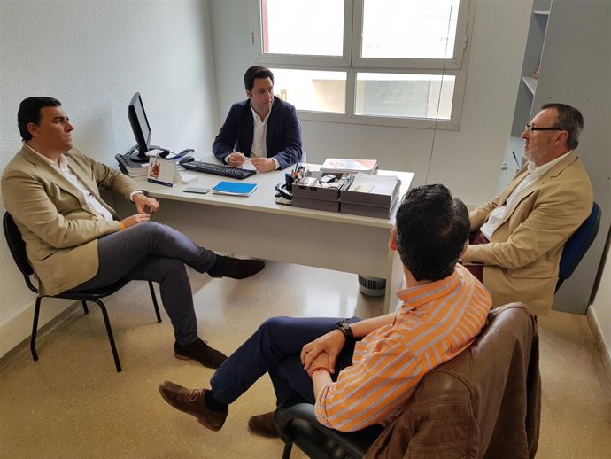 Carlos hernández reunido con grupo de Ciudadanos Cs en Alhaurín de la Torre