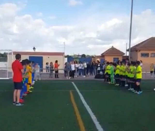 Pasillo a las madres