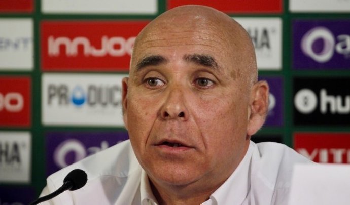 Manolo Higuera anuncia su dimisión en rueda de prensa 
