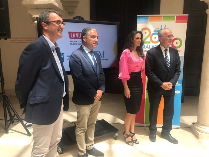 Javier Guillén, Elías Bendodo, Nuria Fergó y alcalde Paco de la Torre La Vuelta 