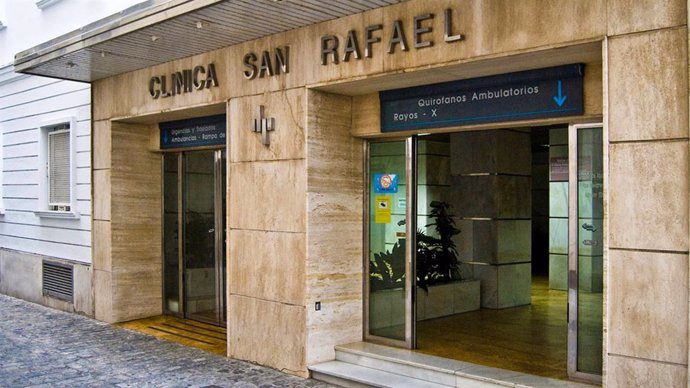 Fachada de una clínica de Pascual en la provincia de Cádiz