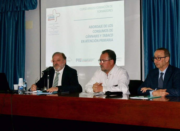 Vicente inaugura un curso con Fernández y García