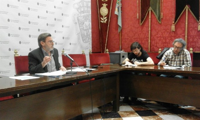 El concejal de Economía, Baldomero Oliver, en rueda de prensa