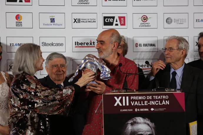 Alfredo Sanzol recibe el XII Premio Valle-Inclán de teatro