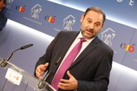 El PSOE ve en el CIS un triple empate pero confía en que Ciudadanos caerá por mantener al PP en Madrid