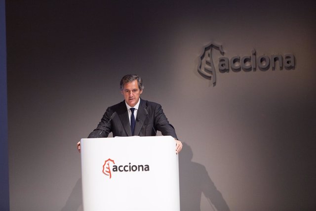 El presidente de Acciona, José Manuel Entrecanales, ante la junta de accionistas