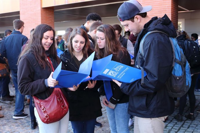 Estudiantes, universitarios