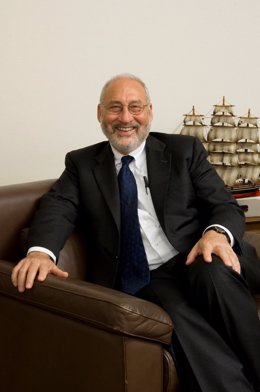 El profesor Joseph E. Stiglitz
